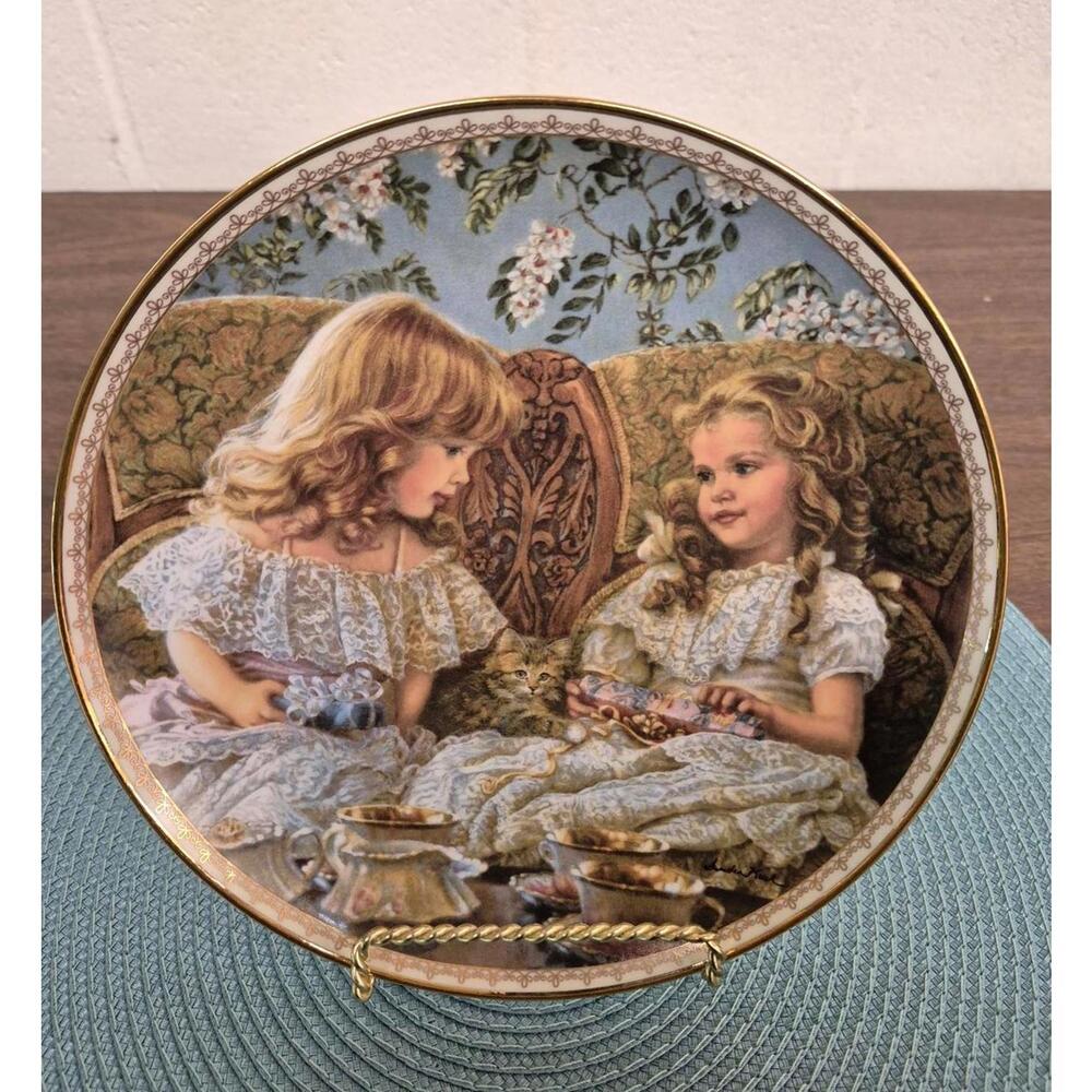 Limited Edition Collector Plate 'Best Friends' by Sandra Kuck